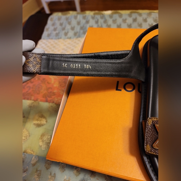 Louis Vuitton LV Sunset Sandal - Picture 2 of 12